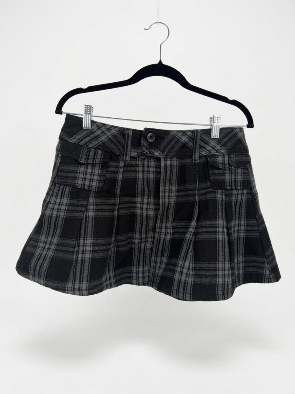 Arizona Jean Company Black & Gray Plaid Pleated Mini Skirt